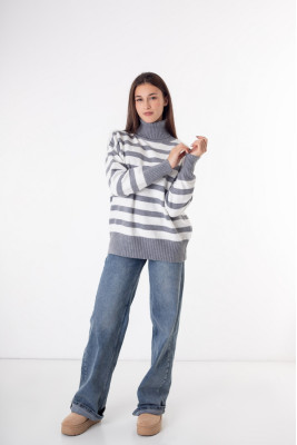 Светр жіночий